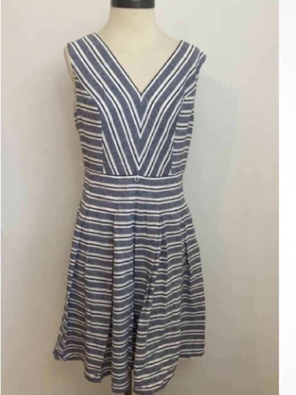 6-3 Tommy Hilfiger Linen Blend Dress Blue Stripe 8